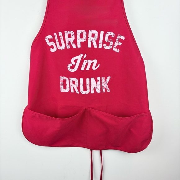 Surprise I’m Drunk Red Pockets Apron Adult Unisex One Size Grill Chef Gag Gift - Picture 3 of 7